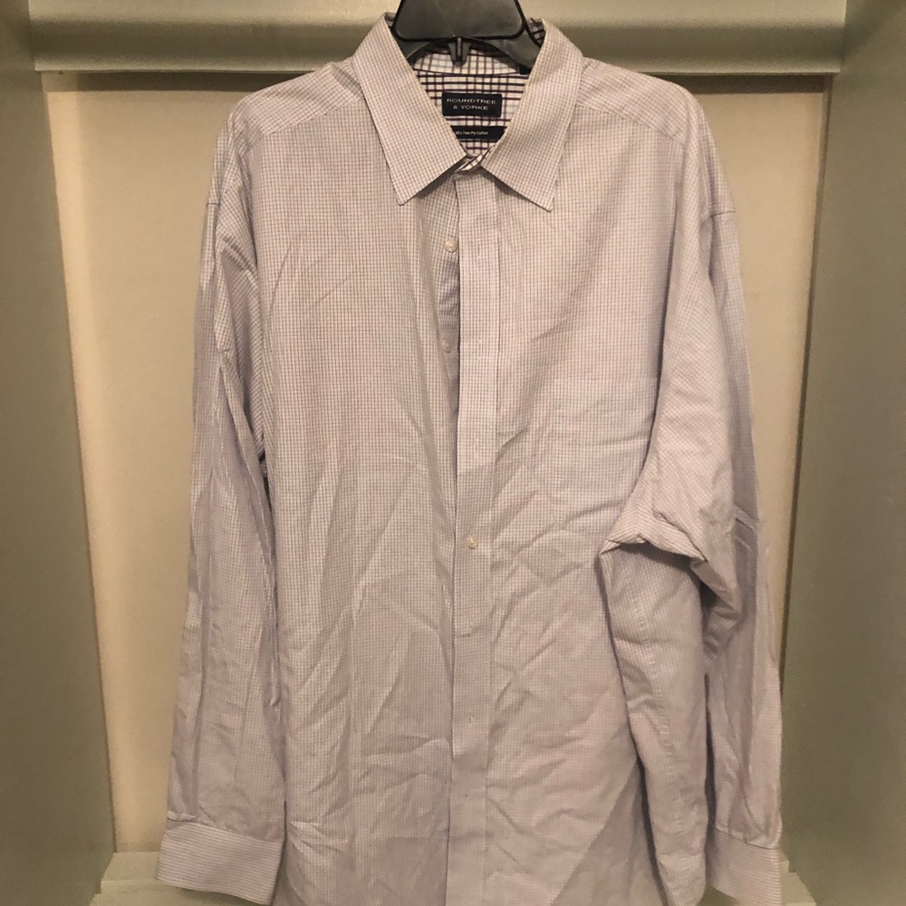 Men’s Small Checkered Dress Shirt